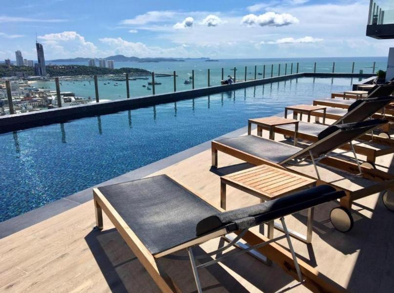 The Base Central Pattaya Quiet King-Bed With Infinity Pool & Free Netflix Luaran gambar